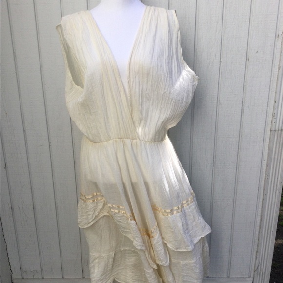 Anthropologie Dresses & Skirts - Anthropologie Bohemian Dress in Perfect condition. Color is cream Size L